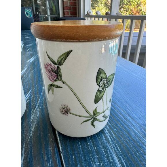 PORTMEIRION, 3 Ceramic Floral Canisters, Wooden Lids. - Picture 6 of 12